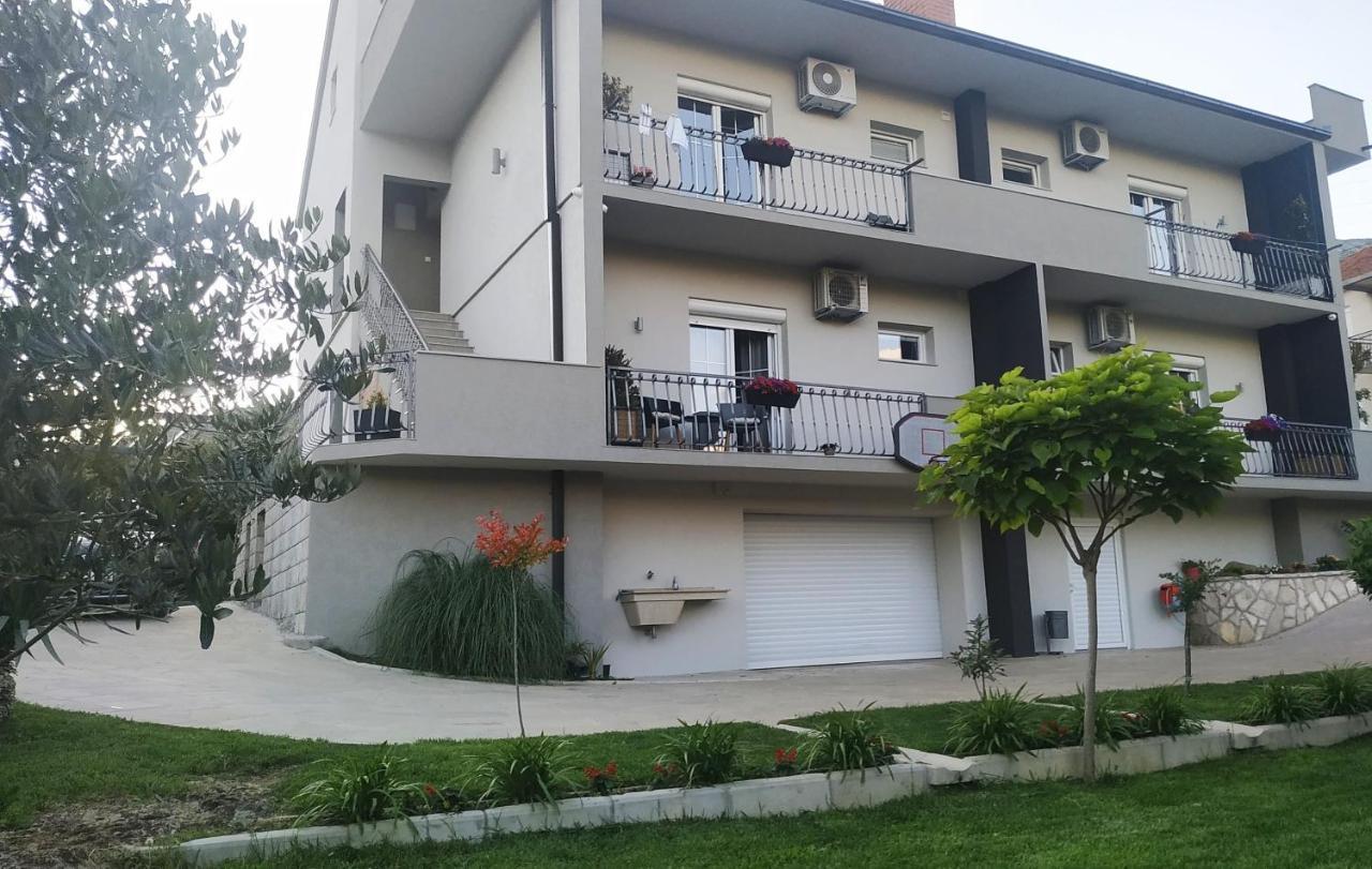Avisi Home Требинє Екстер'єр фото